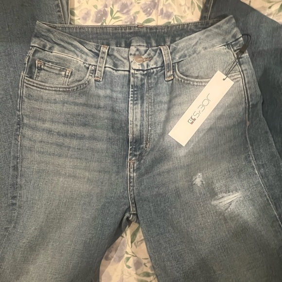Joe's Jeans Denim - JOE’S size 29 Women’s style flawless Hi rise Honey. New with Tag. Buttery soft.